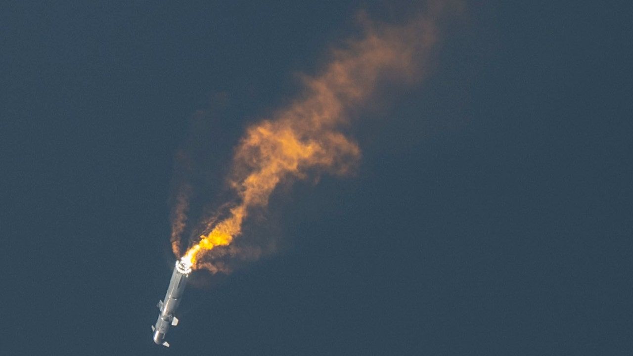 Fox Business: SpaceX reveals why Starship exploded minutes into launch.
https://www.foxbusiness.com/technology/spacex-reveals-why-starship-exploded-minutes-launch