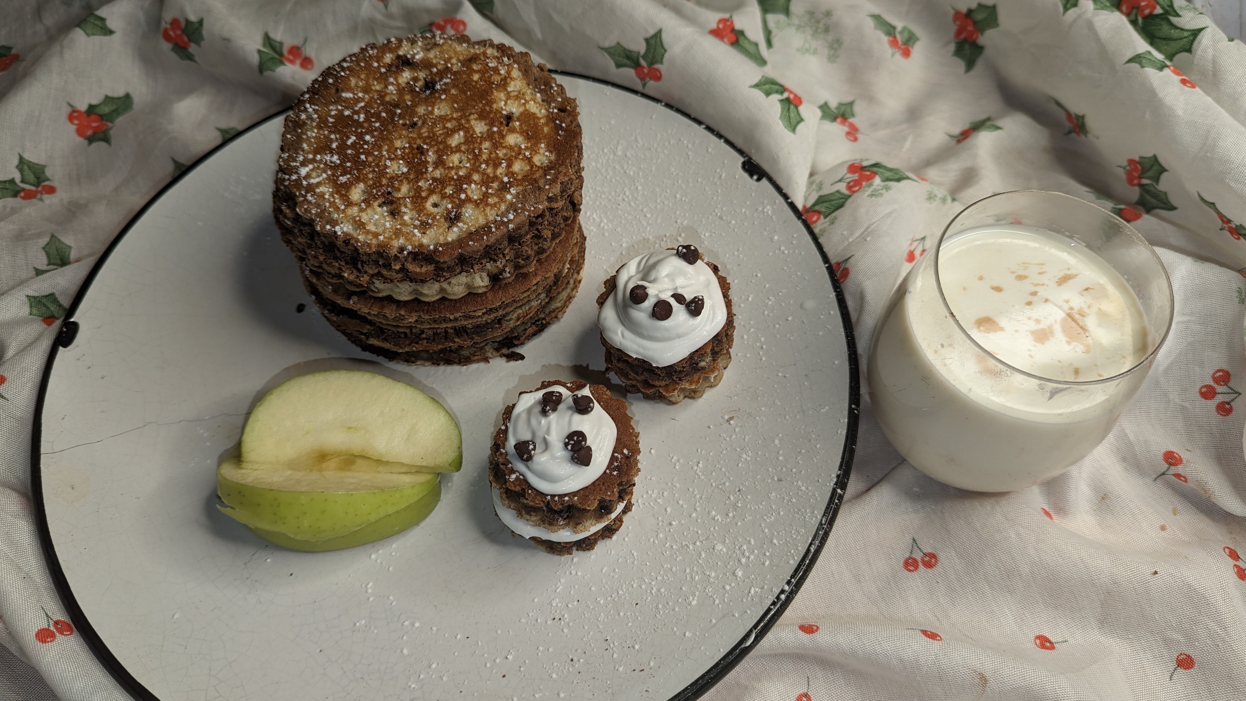 Chocolate pancakes and milk🤭