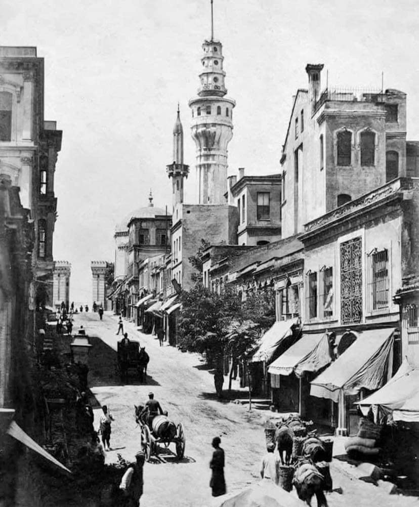 Beyazıt , İstanbul, 1890s

Photo ht Cavidan Okten