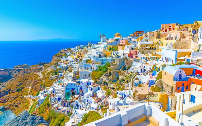 Santorini 😍
Favourite Vac Destination 📍