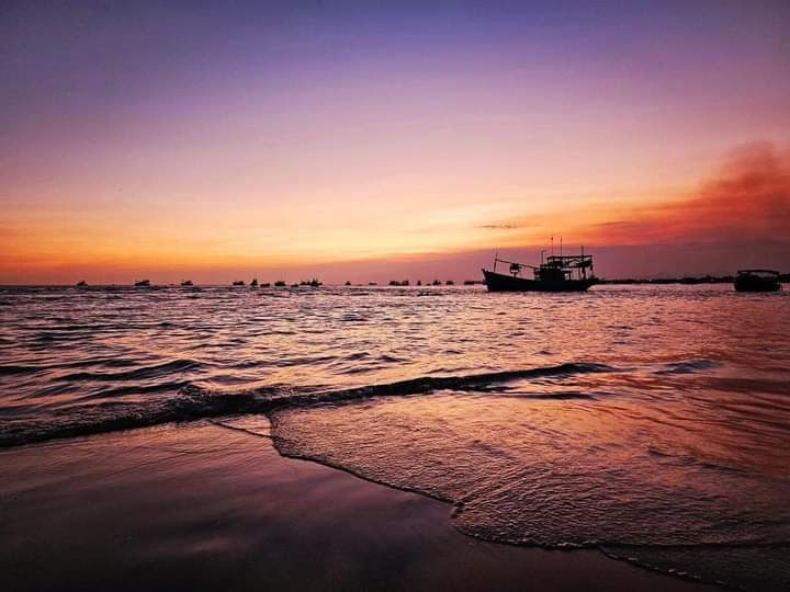 Sunset (Binh Thuan, Viet Nam)