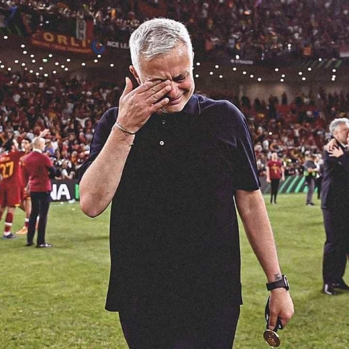 ❌Chelsea hadn't won the Premier League for 50 years Jose Mourinho won it with Chelsea🏆
❌Inter Milan…