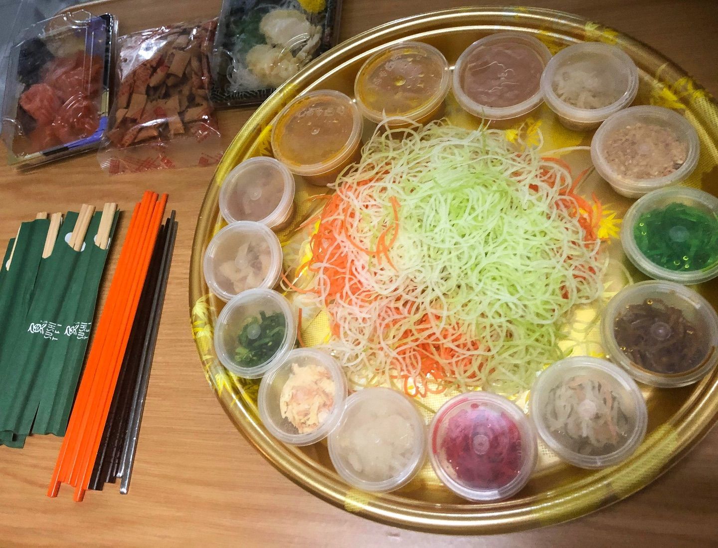 ———Healthy Eating: Starting The Year Right——-

Yusheng ("yusang" in Cantonese) is a quintessential C…